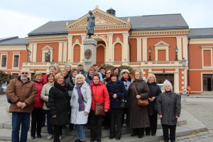 prie dramos teatro ir Anikės